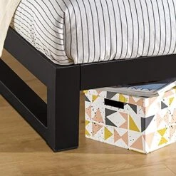 INUS Trisha Metal Platforma Bed Frame / Wood Slat Support / No Box Spring Needed / Easy Assembly, Queen -Delta Children Shop 51vPoYTY3lS